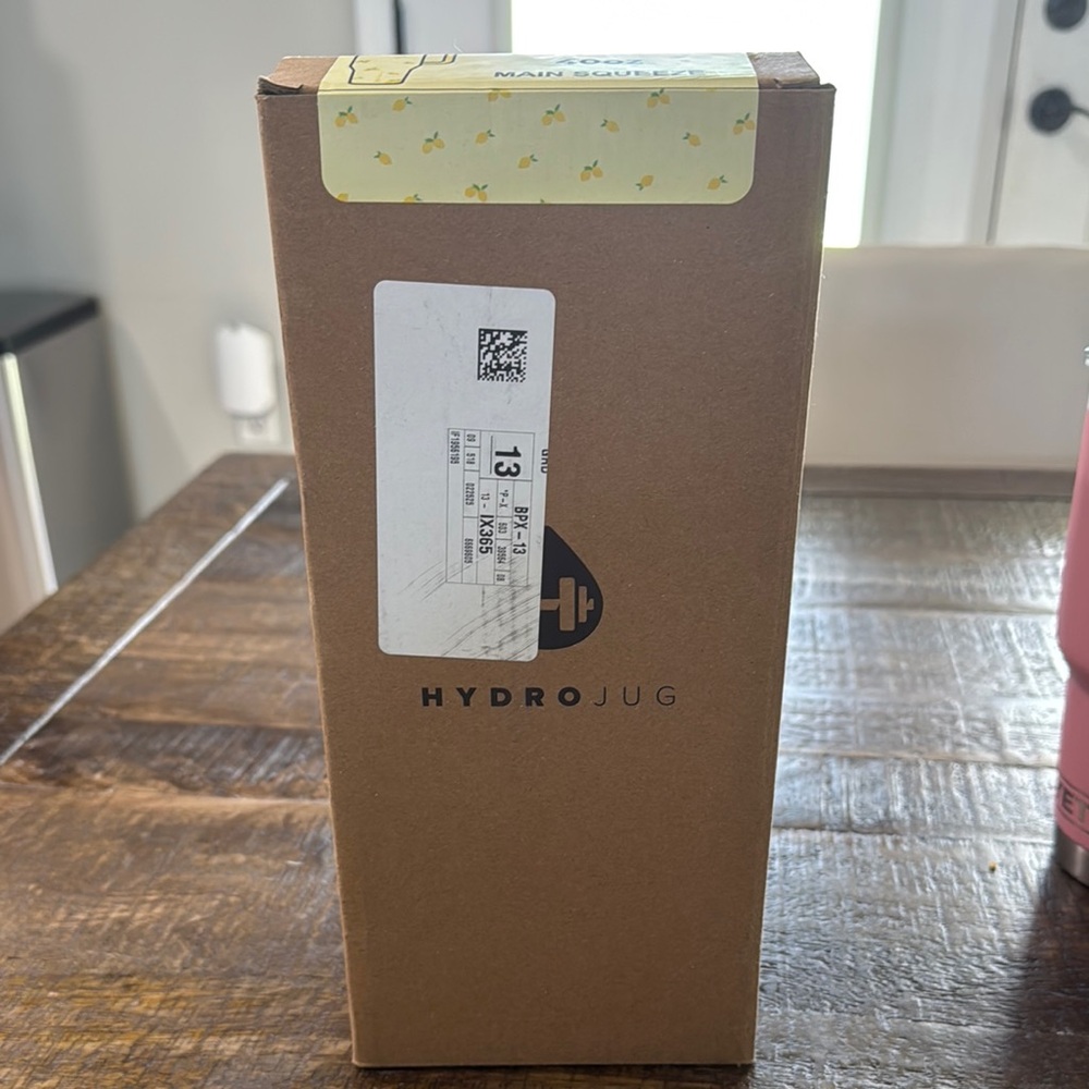 HydroJug Main Squeeze Water Bottle in Box 40oz